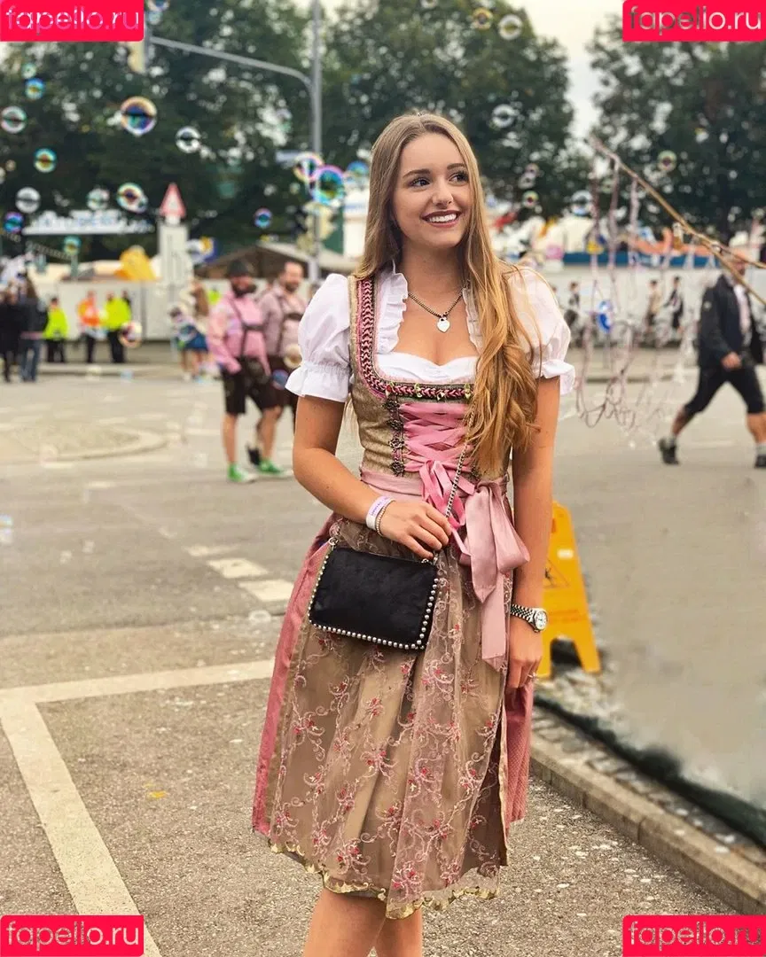 melaniehfl Onlyfans Photo Gallery 