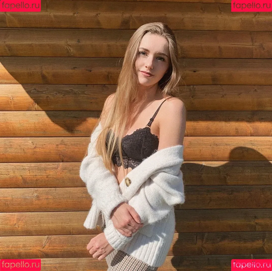 melaniehfl Onlyfans Photo Gallery 