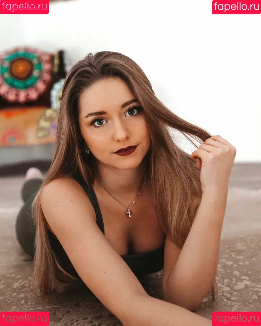melaniehfl Onlyfans Photo Gallery 