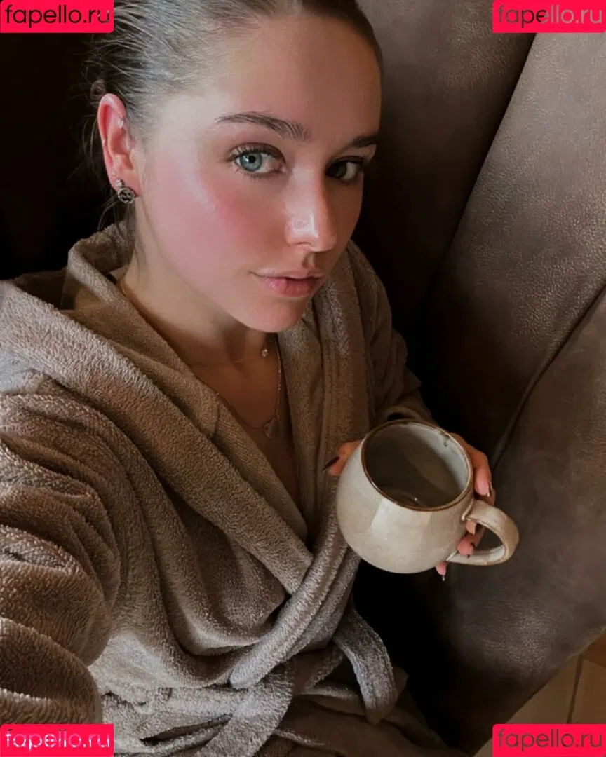 melaniehfl Onlyfans Photo Gallery 