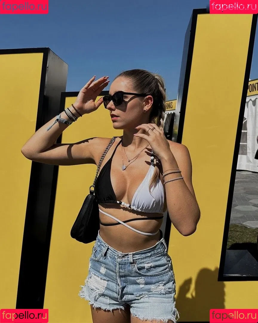 melaniehfl Onlyfans Photo Gallery 