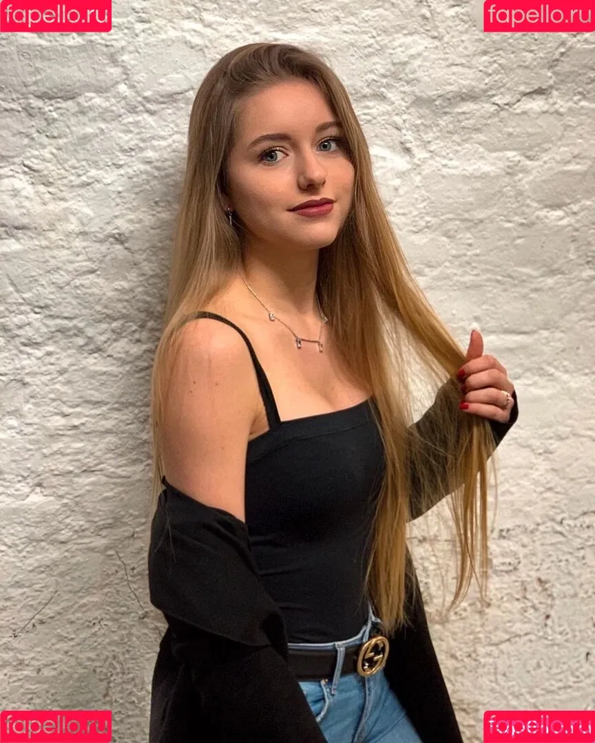 melaniehfl Onlyfans Photo Gallery 