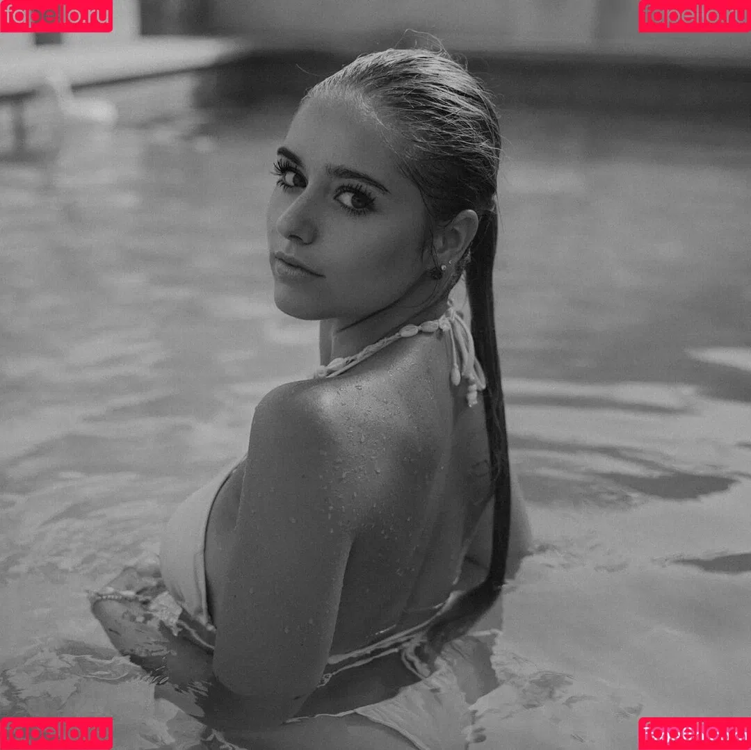 melaniehfl Onlyfans Photo Gallery 