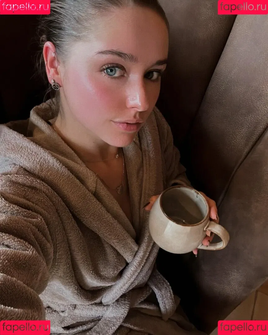 melaniehfl Onlyfans Photo Gallery 