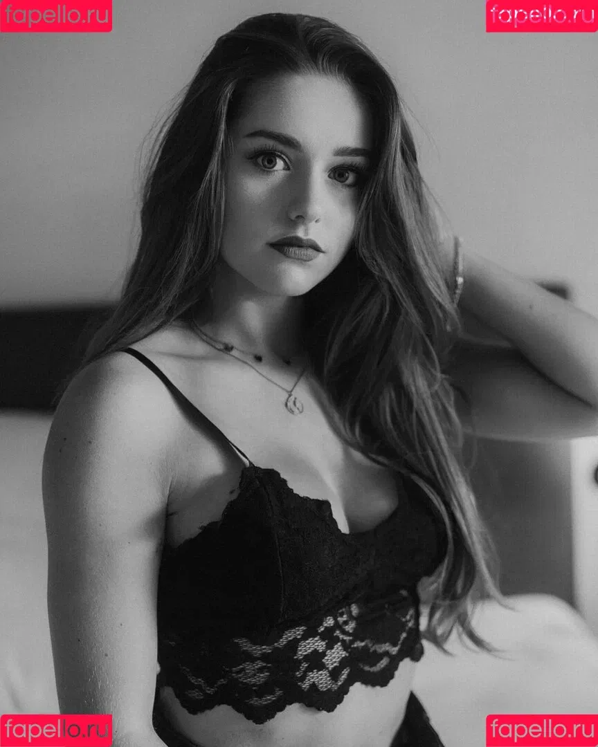melaniehfl Onlyfans Photo Gallery 