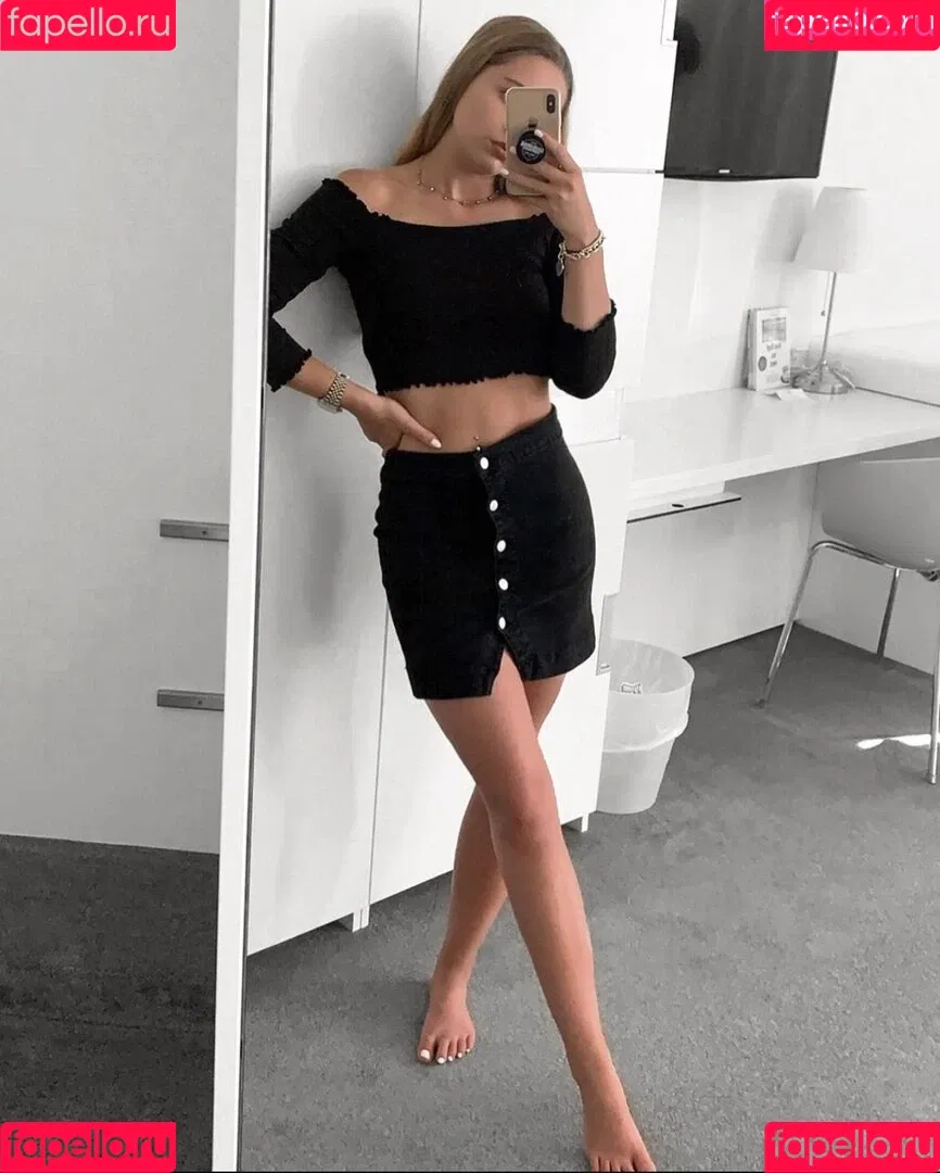 melaniehfl Onlyfans Photo Gallery 