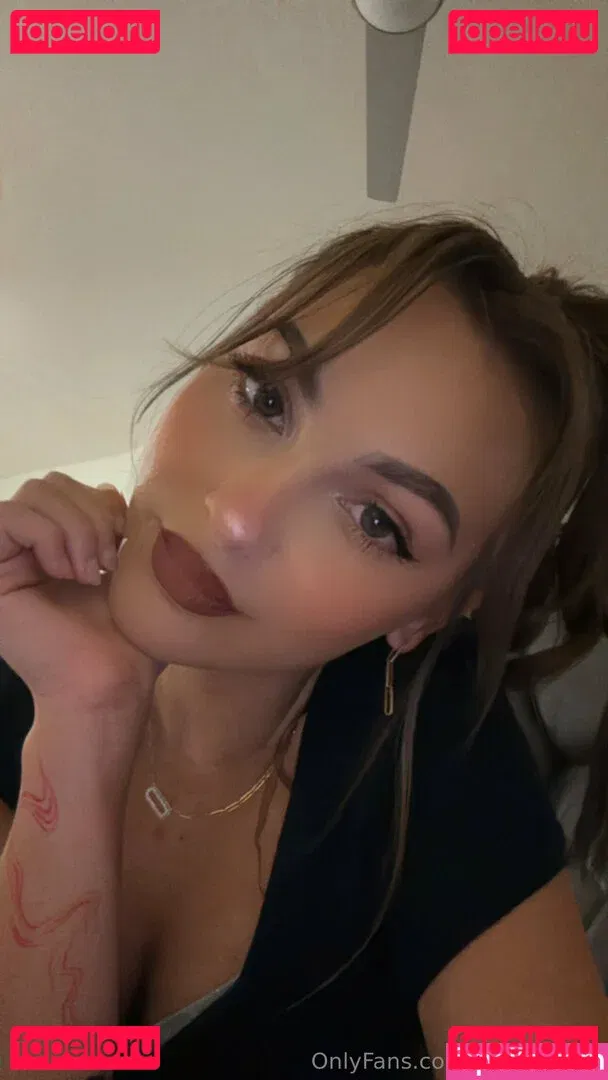 emmaswrld Onlyfans Photo Gallery 