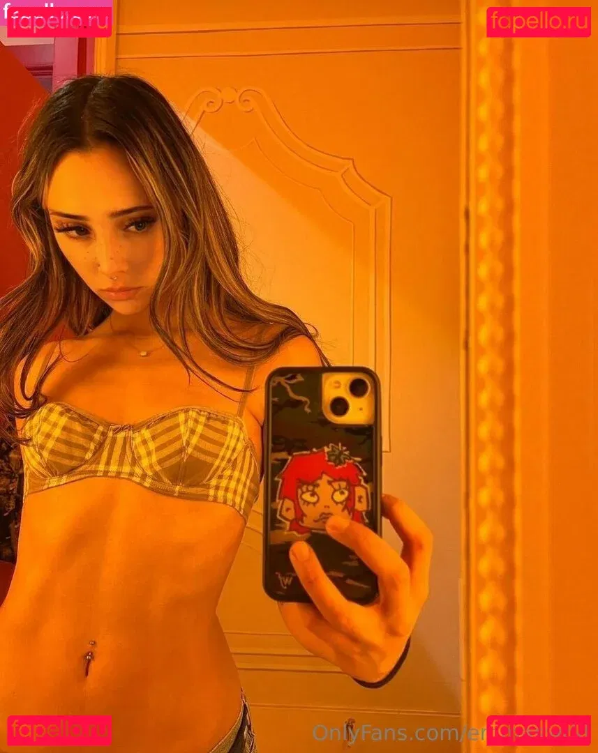 emmaswrld Onlyfans Photo Gallery 