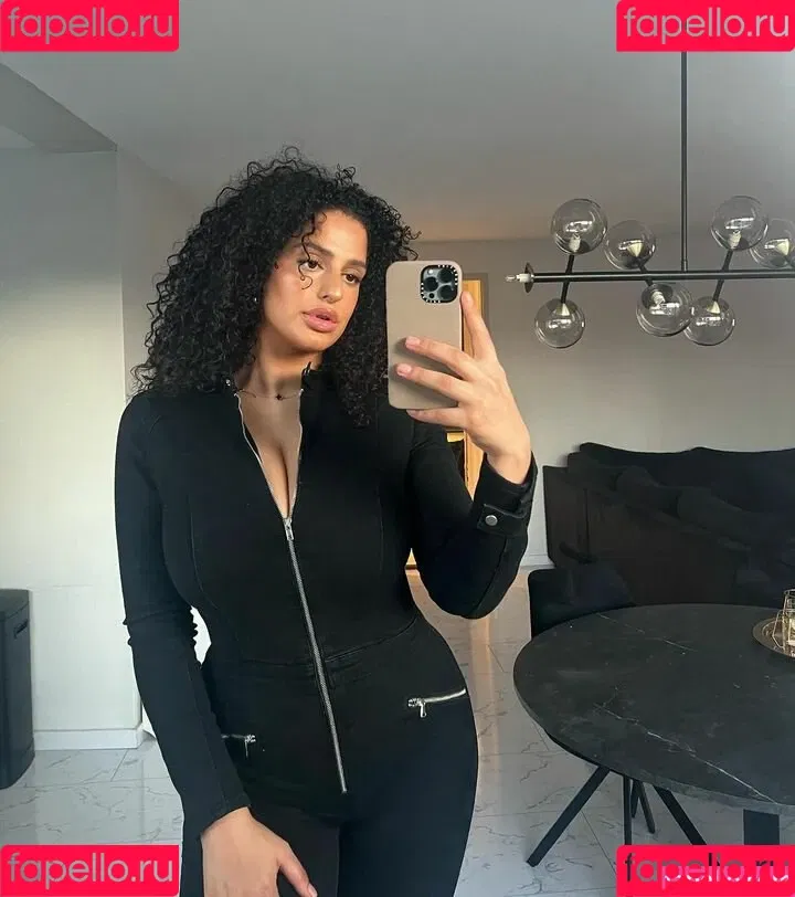 Anna-Maria Onlyfans Photo Gallery 
