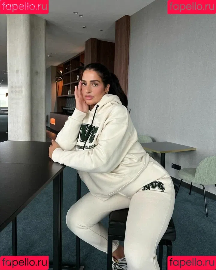 Anna-Maria Onlyfans Photo Gallery 
