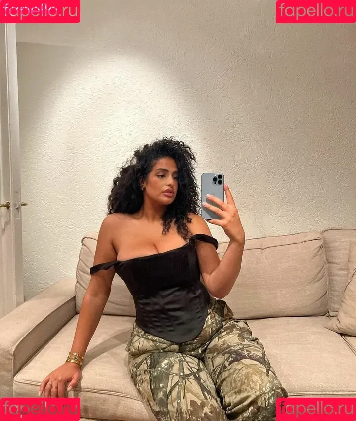 Anna-Maria Onlyfans Photo Gallery 