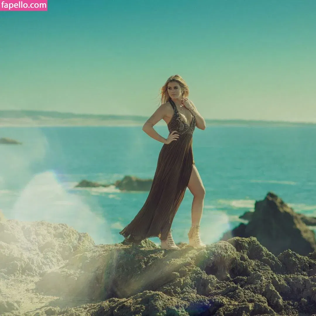 Lauren Alaina Onlyfans Photo Gallery 