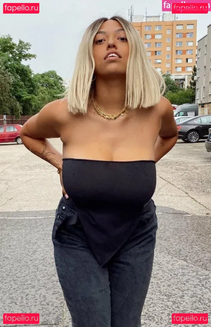 Mahalia Onlyfans Photo Gallery 