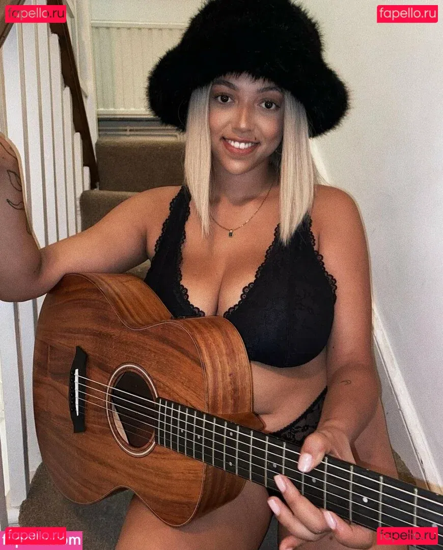 Mahalia Onlyfans Photo Gallery 