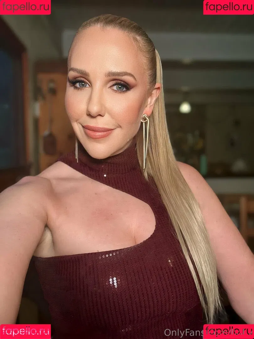 holly Onlyfans Photo Gallery 
