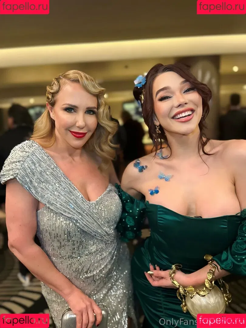 holly Onlyfans Photo Gallery 