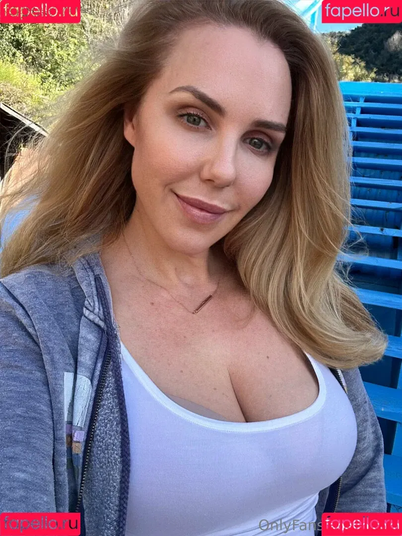 holly Onlyfans Photo Gallery 