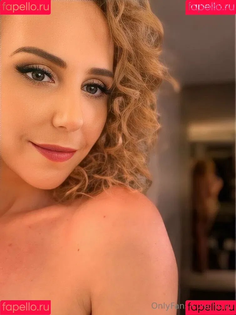 holly Onlyfans Photo Gallery 