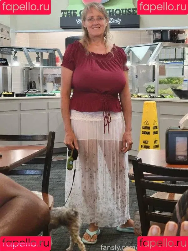 Busty Petra Onlyfans Photo Gallery 