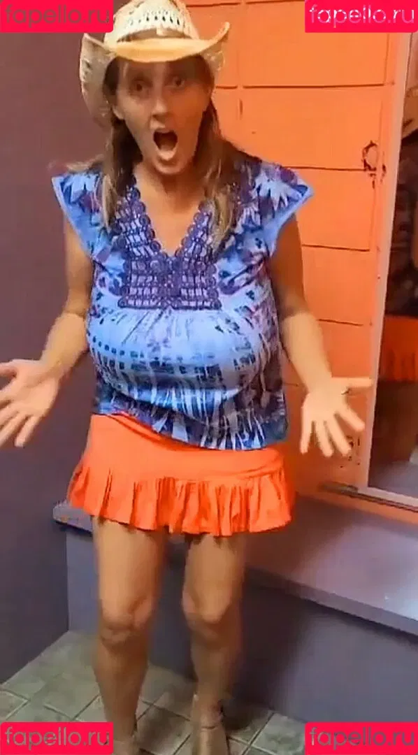Busty Petra Onlyfans Photo Gallery 