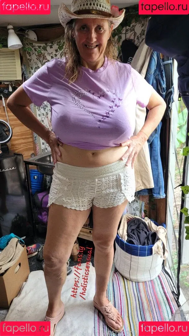 Busty Petra Onlyfans Photo Gallery 