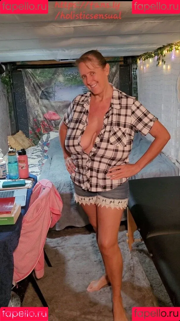 Busty Petra Onlyfans Photo Gallery 