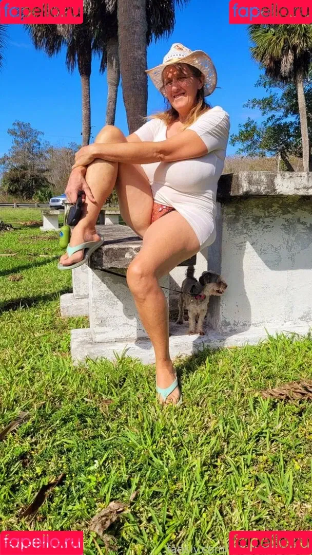 Busty Petra Onlyfans Photo Gallery 