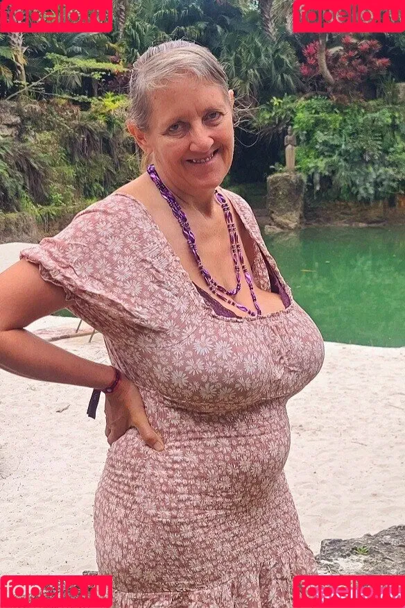 Busty Petra Onlyfans Photo Gallery 