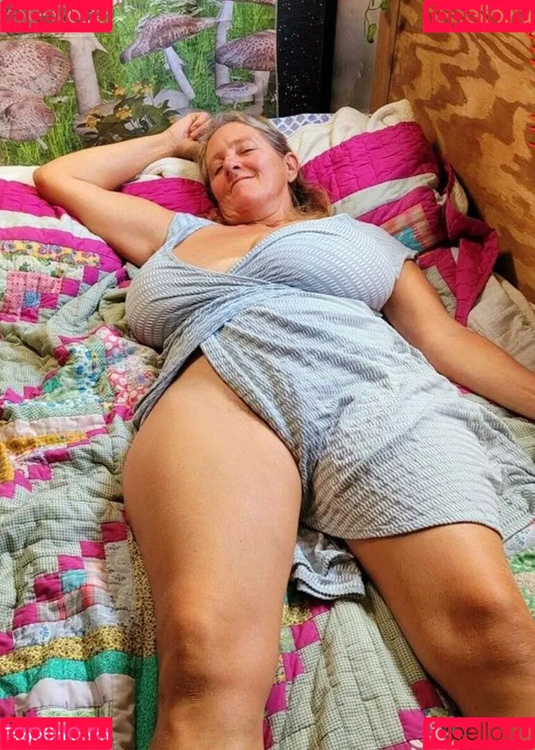 Busty Petra Onlyfans Photo Gallery 