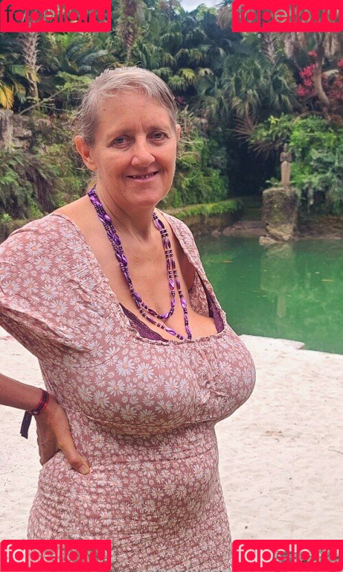 Busty Petra Onlyfans Photo Gallery 