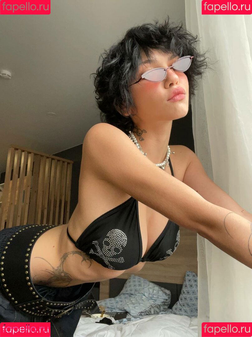 blue_eye_twinkle Onlyfans Photo Gallery 