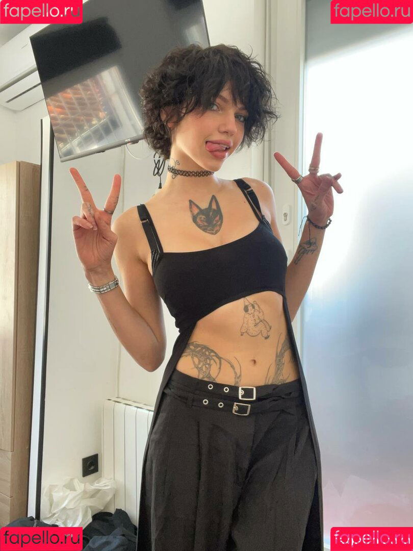 blue_eye_twinkle Onlyfans Photo Gallery 