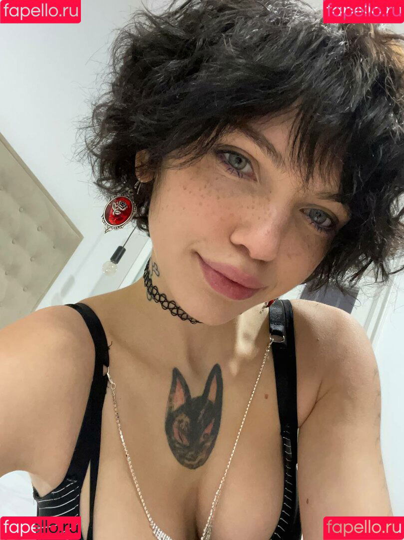 blue_eye_twinkle Onlyfans Photo Gallery 