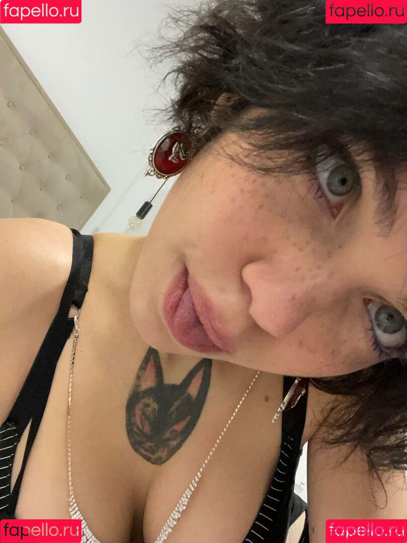 blue_eye_twinkle Onlyfans Photo Gallery 