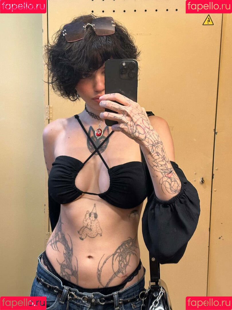 blue_eye_twinkle Onlyfans Photo Gallery 