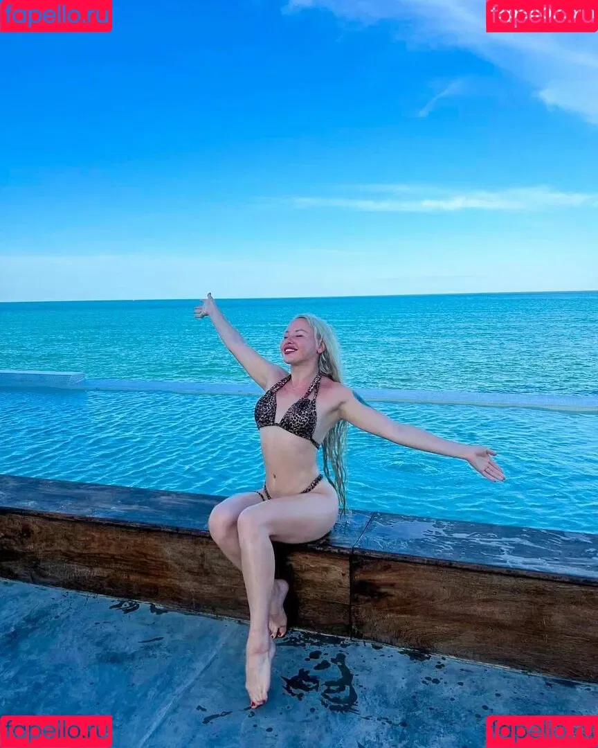 Lola Taylor Onlyfans Photo Gallery 