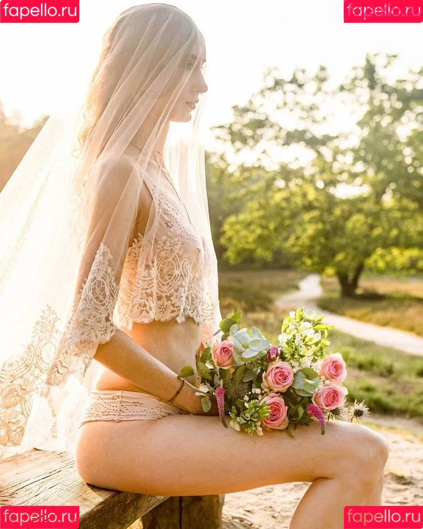 nell_thefox Onlyfans Photo Gallery 
