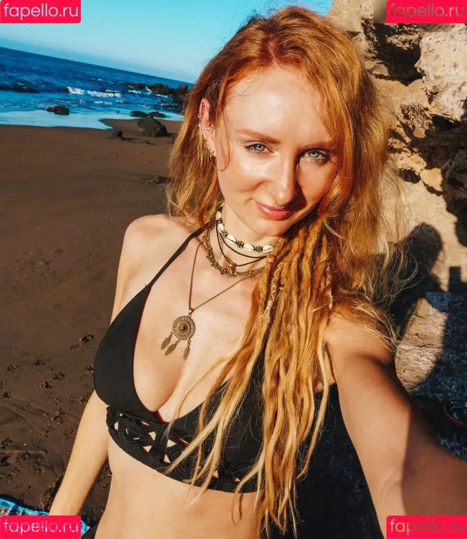 nell_thefox Onlyfans Photo Gallery 