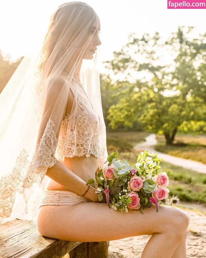 nell_thefox Onlyfans Photo Gallery 