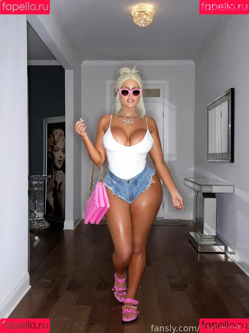 daniibanks Onlyfans Photo Gallery 