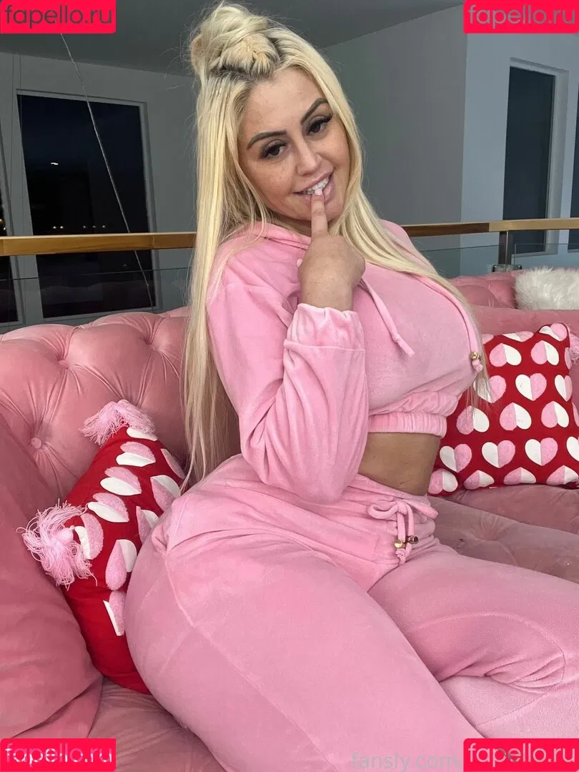 daniibanks Onlyfans Photo Gallery 