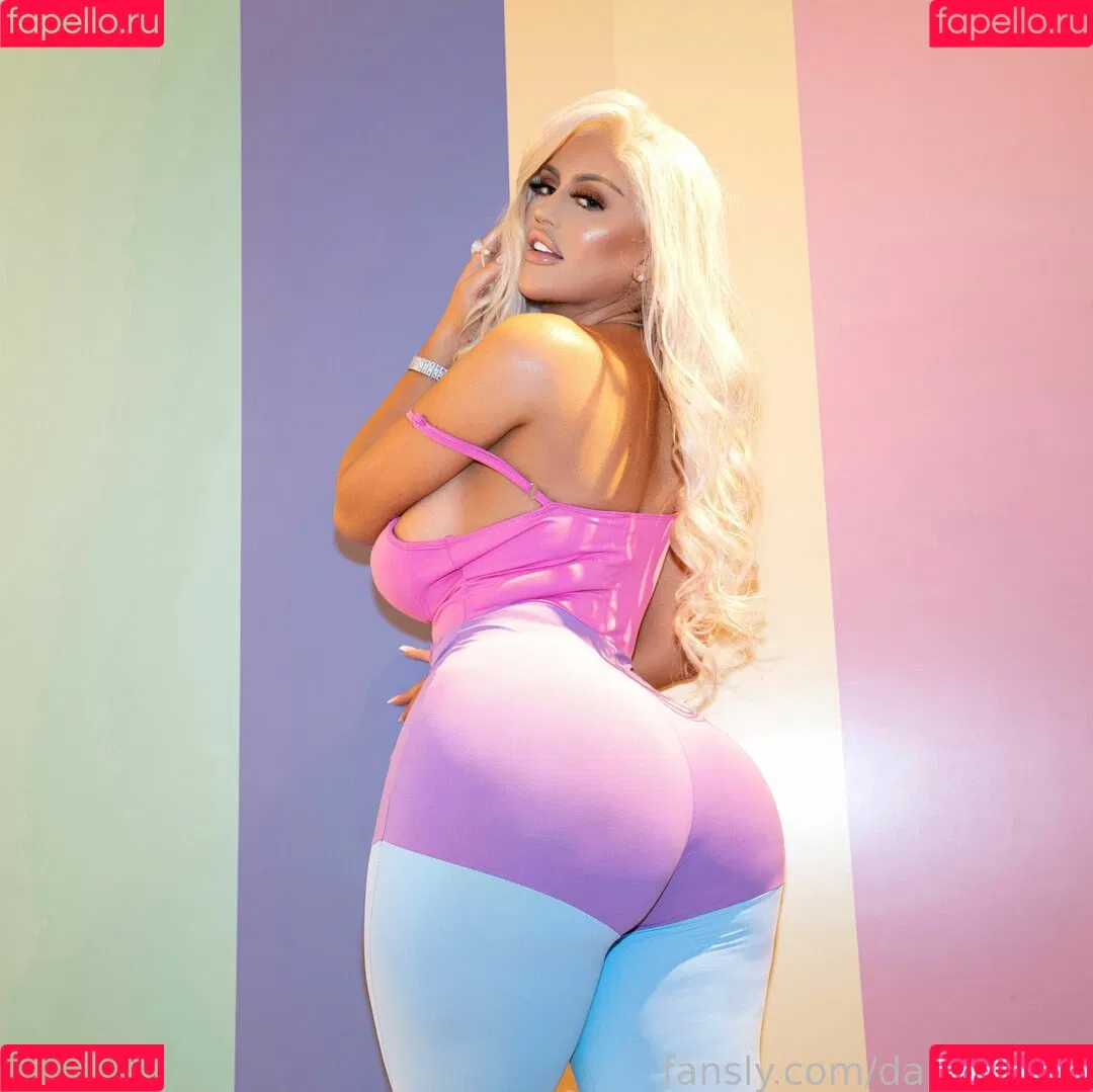 daniibanks Onlyfans Photo Gallery 