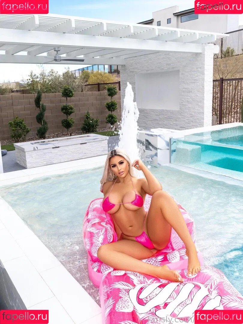 daniibanks Onlyfans Photo Gallery 