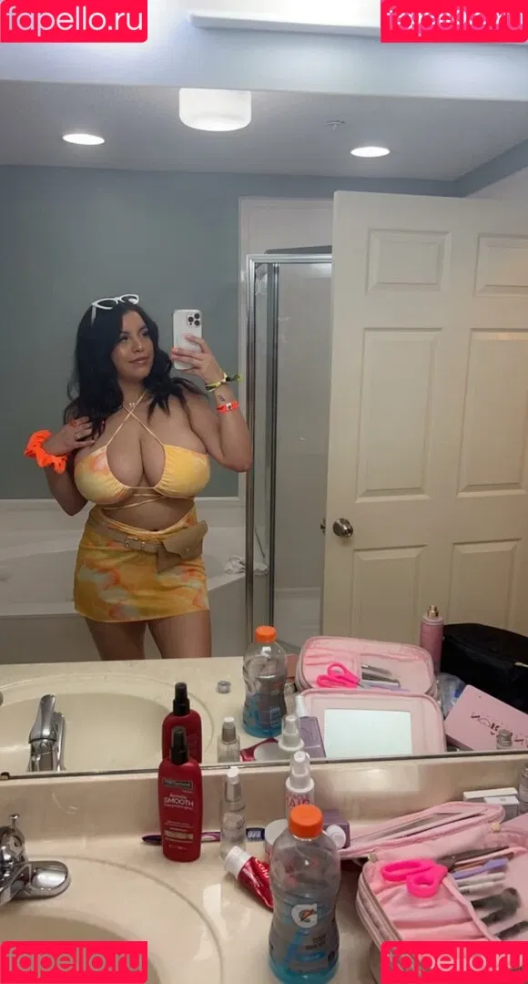 lenajugs Onlyfans Photo Gallery 
