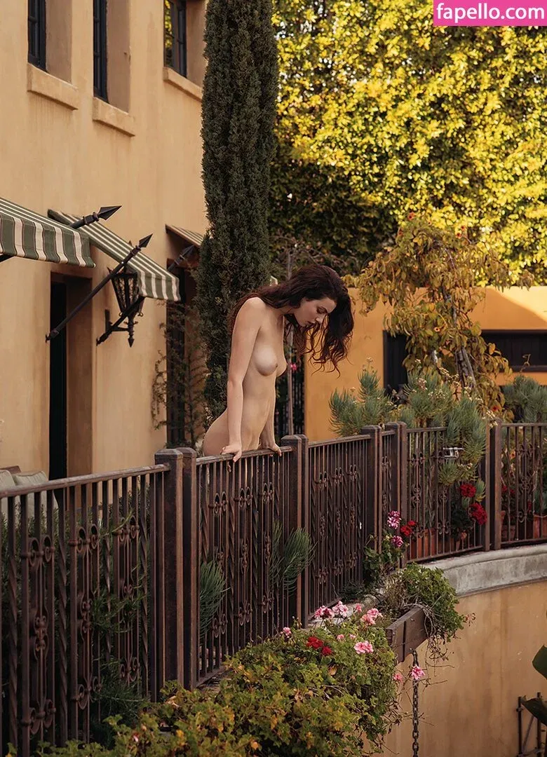 Sera Mann Onlyfans Photo Gallery 