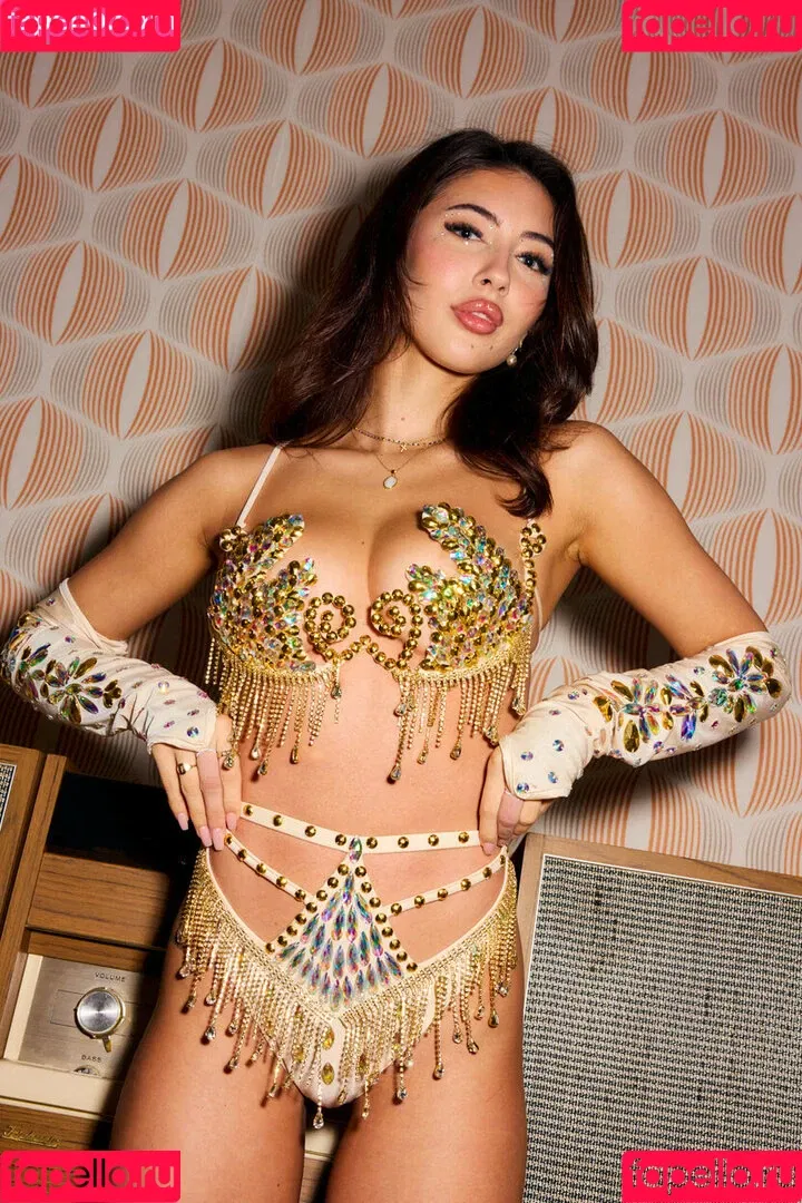 Charlie Joy Onlyfans Photo Gallery 