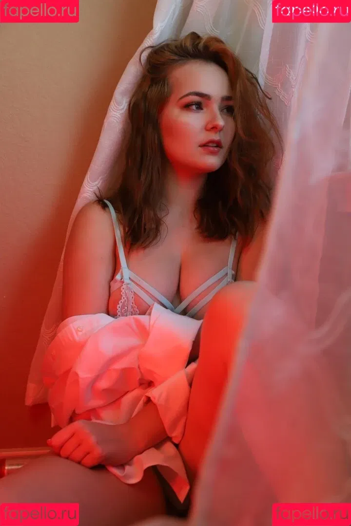 OMGCosplay Onlyfans Photo Gallery 