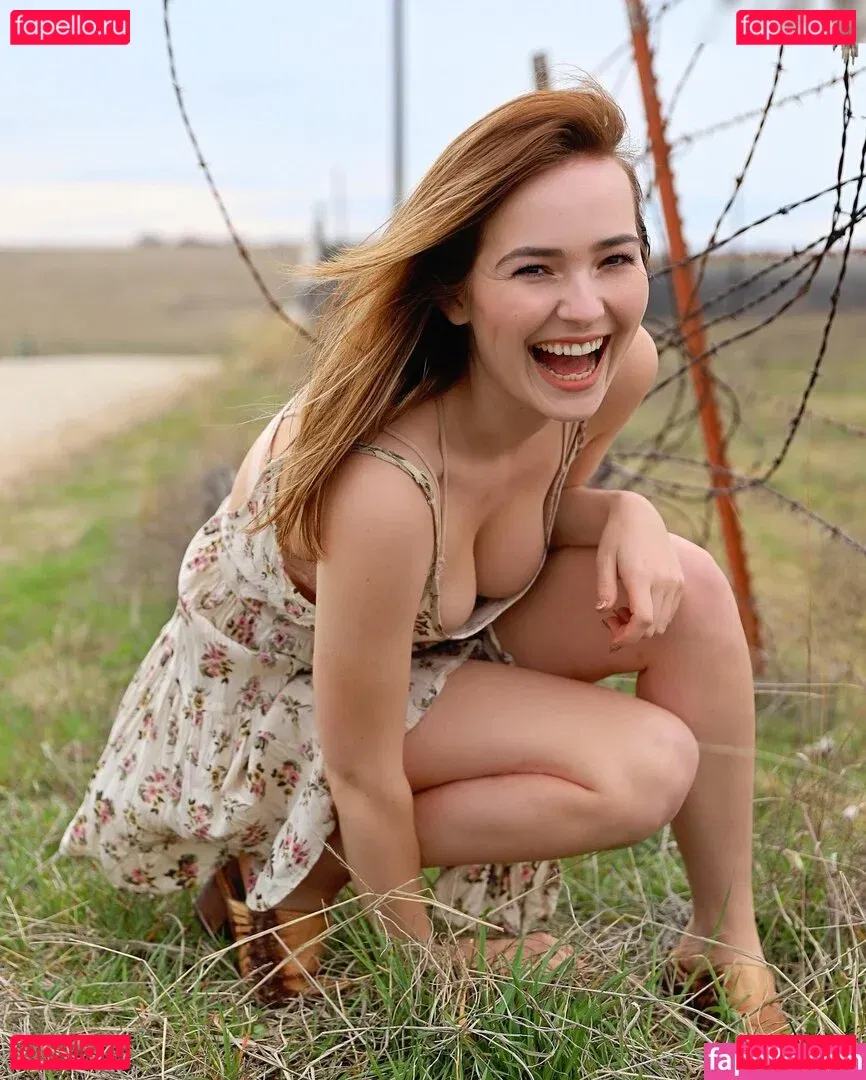 OMGCosplay Onlyfans Photo Gallery 