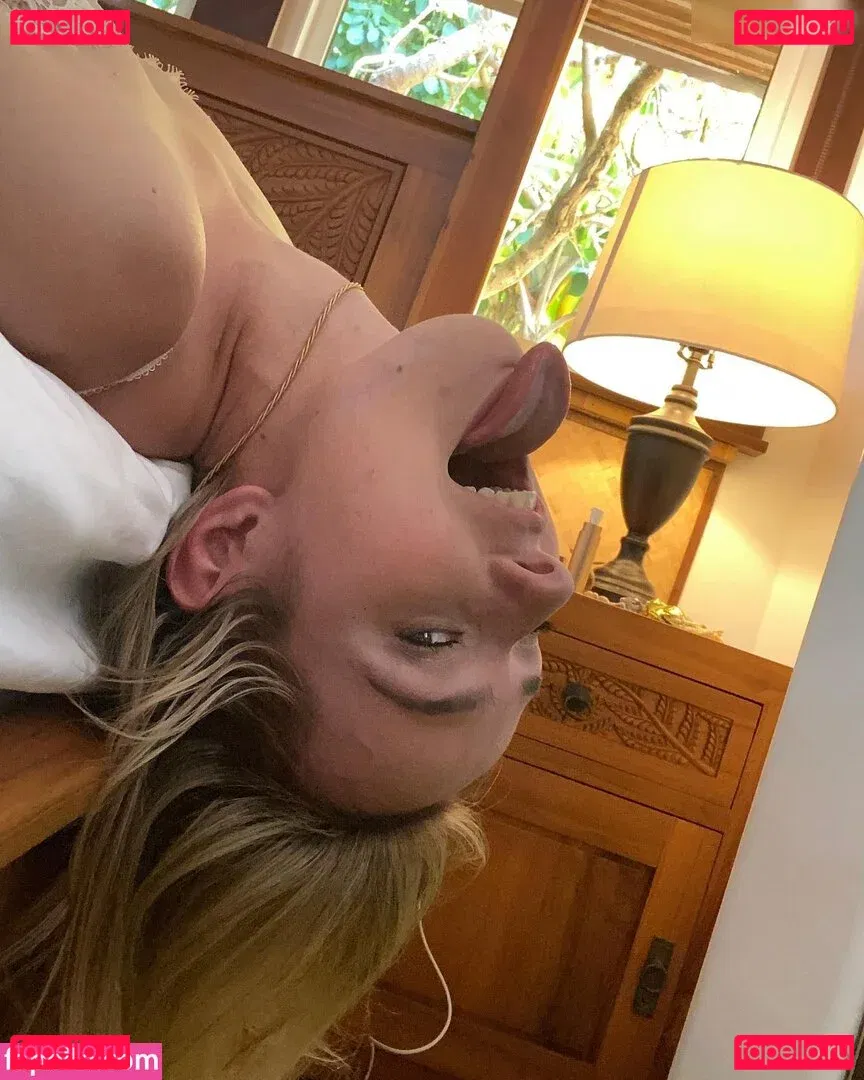 OMGCosplay Onlyfans Photo Gallery 