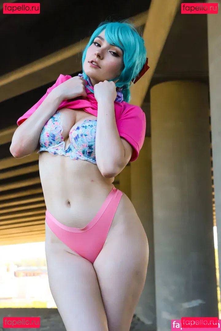 OMGCosplay Onlyfans Photo Gallery 